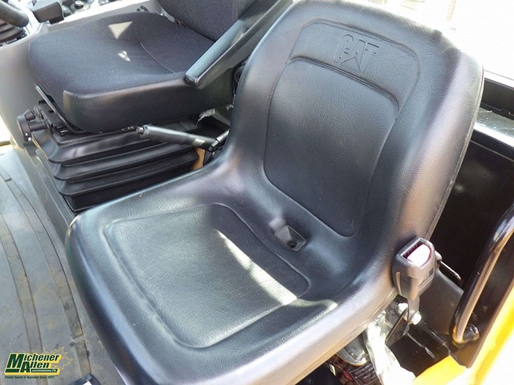 2014-caterpillar-910k-image-11