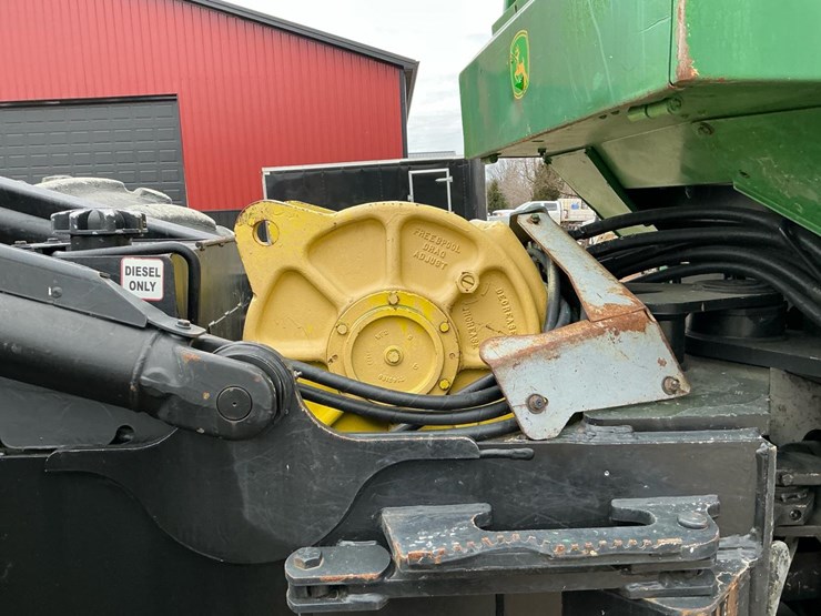 2010-deere-648h-image-43