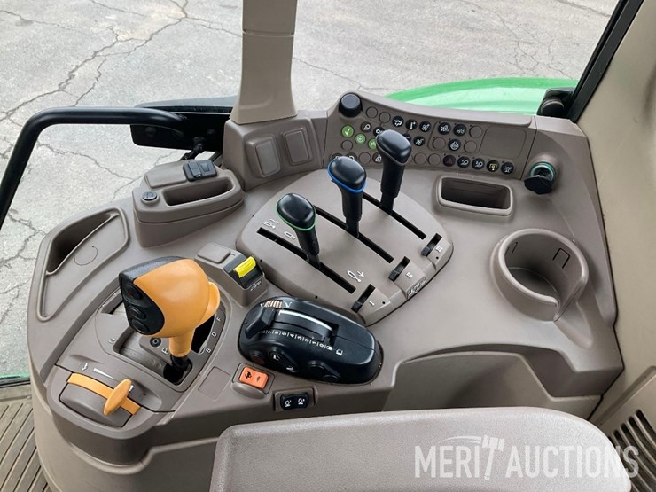 2021-john-deere-6110m-image-48