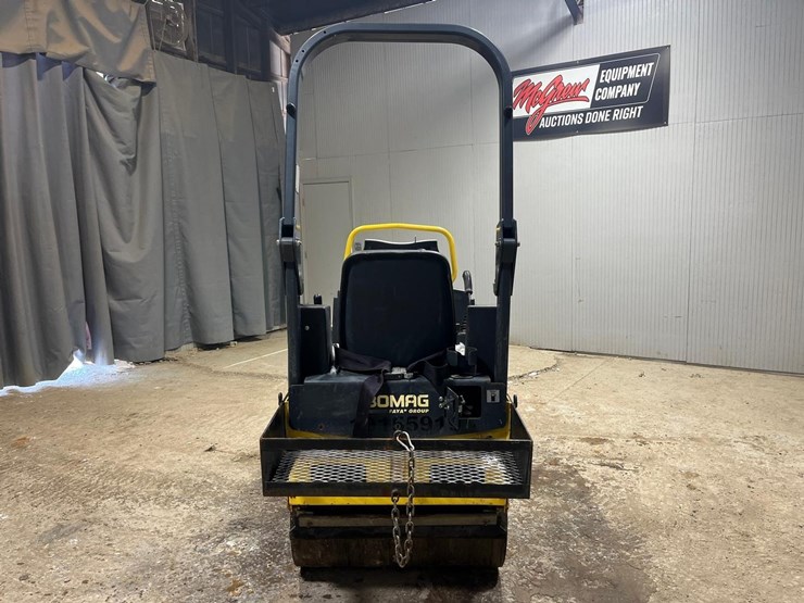 2013-bomag-bw900-50-image-27