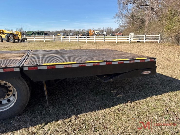 2019-peterbilt-348-image-13