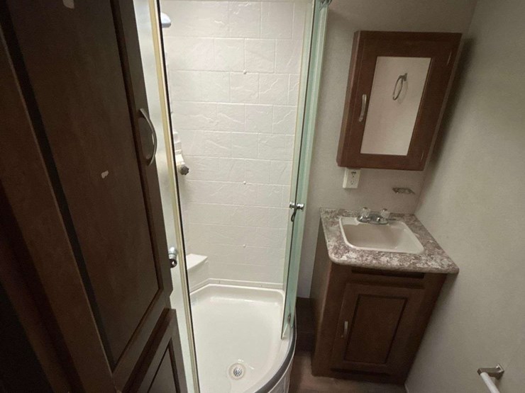 2017-forest-river-travel-trailer-image-10