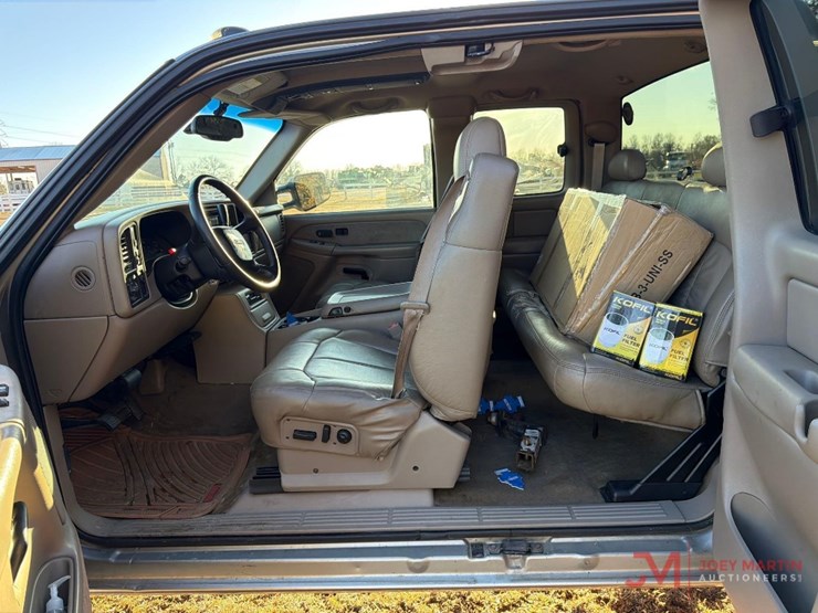 2001-sierra-3500-pickup-truck-image-19