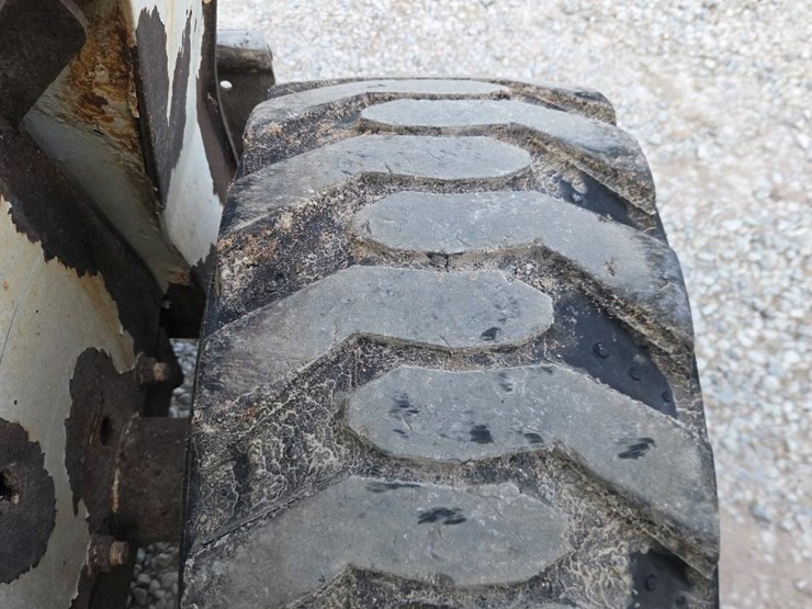 2007-bobcat-s300-image-17