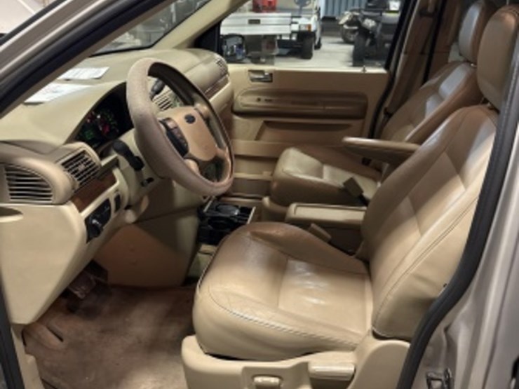 2004-ford-freestar-image-23