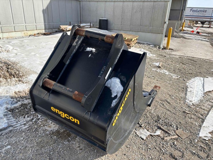 deere-245g-lc-image-9