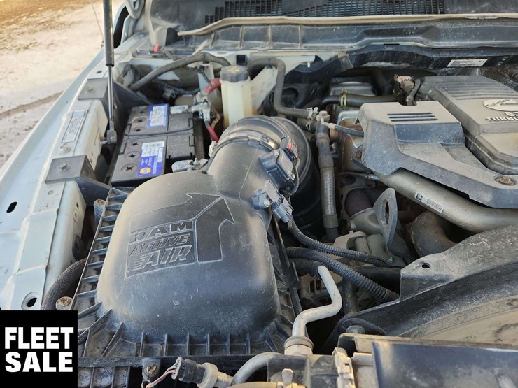 2015-ram-5500-4x4-s/a-service-truck-image-28