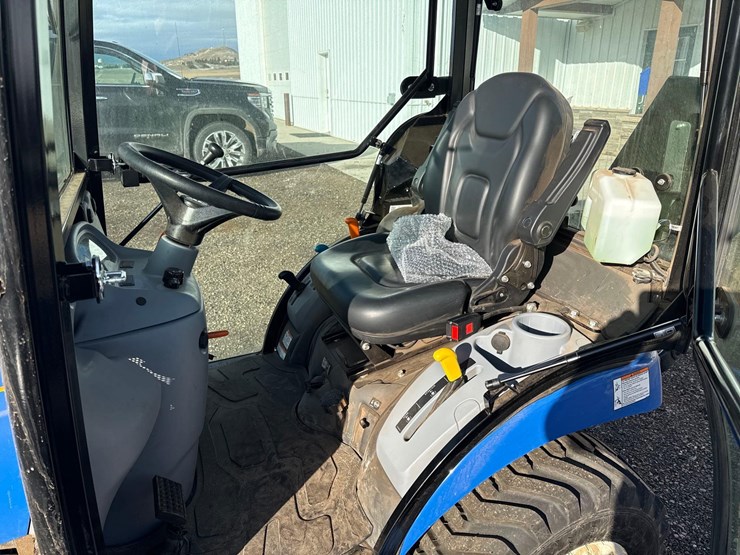 new-holland-25s-utility-tractor-image-12