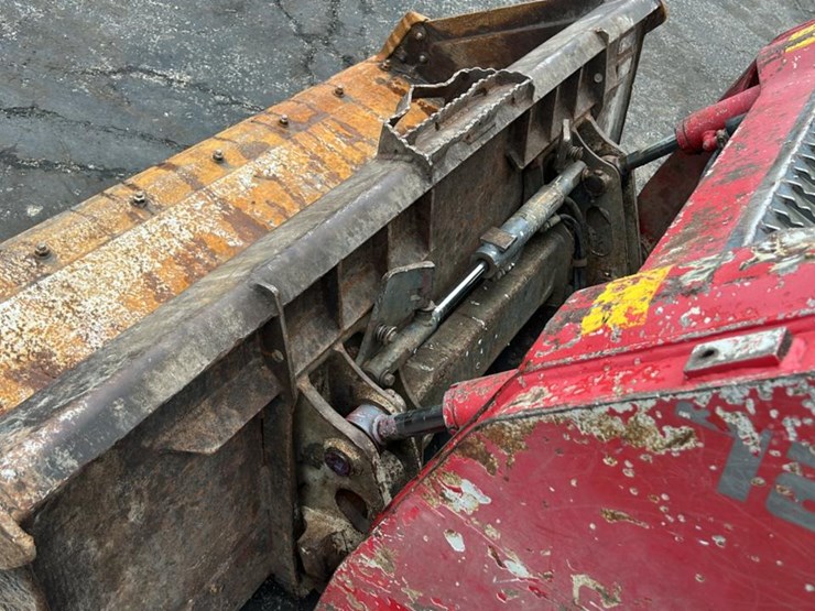 2017-takeuchi-tl8-image-12