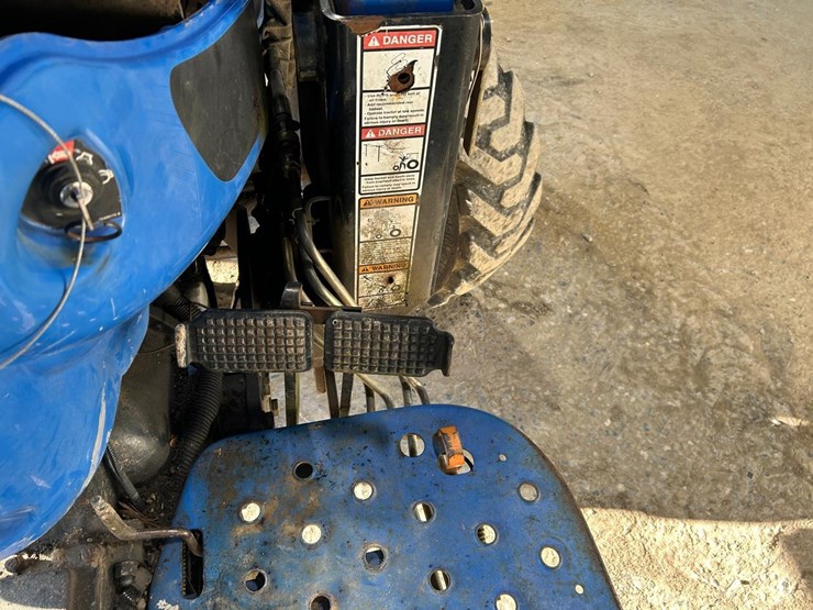 new-holland-tc35-image-22