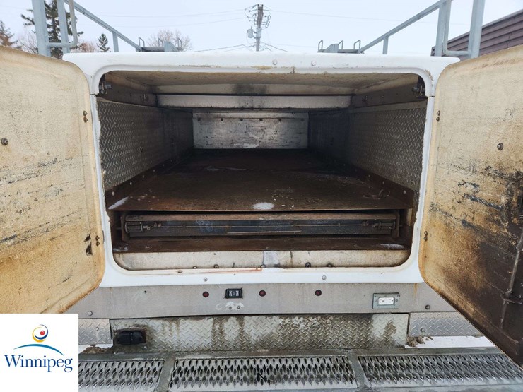 2013-ford-f550-image-37