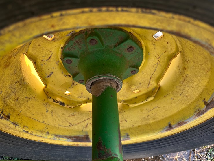 john-deere-630-image-7