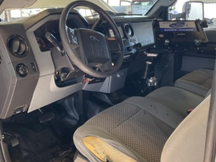 2014-ford-f550-image-26