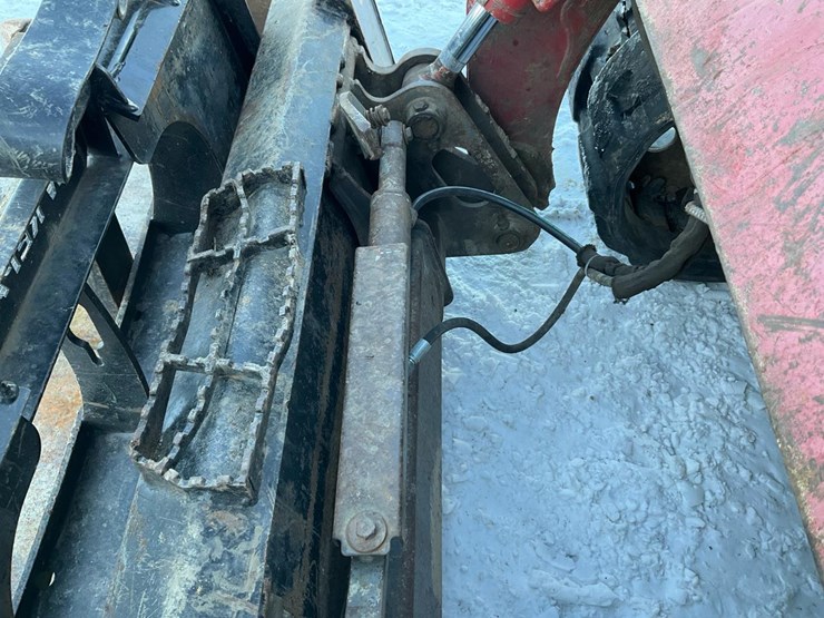 2012-takeuchi-tl10-image-11