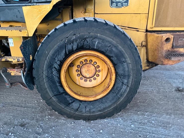 2009-deere-544k-image-46