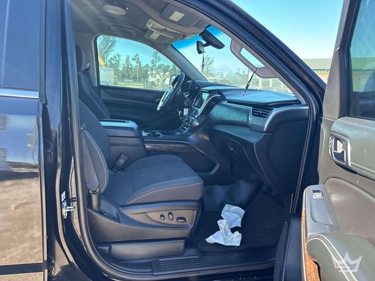 2018-chevrolet-tahoe-image-17