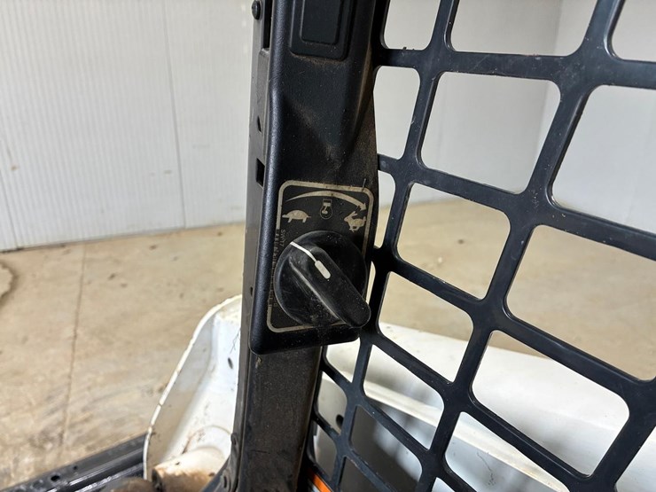 2021-bobcat-t770-image-22