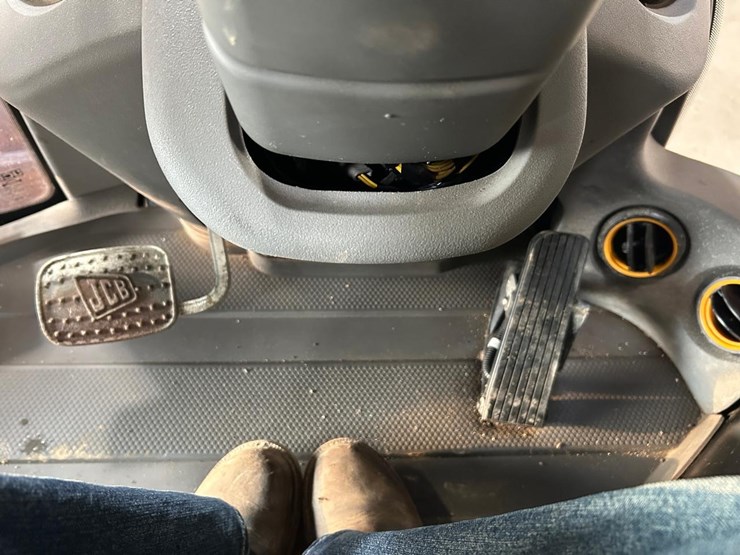 2022-jcb-407-image-23