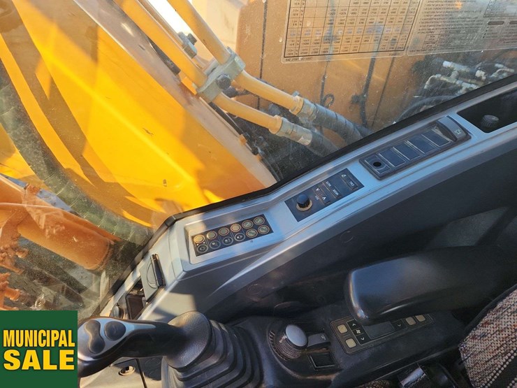 2012-hyundai-r140-w-9-excavator-image-15