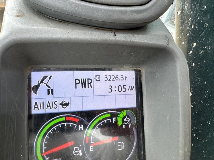 2019-deere-210g-lc-image-23