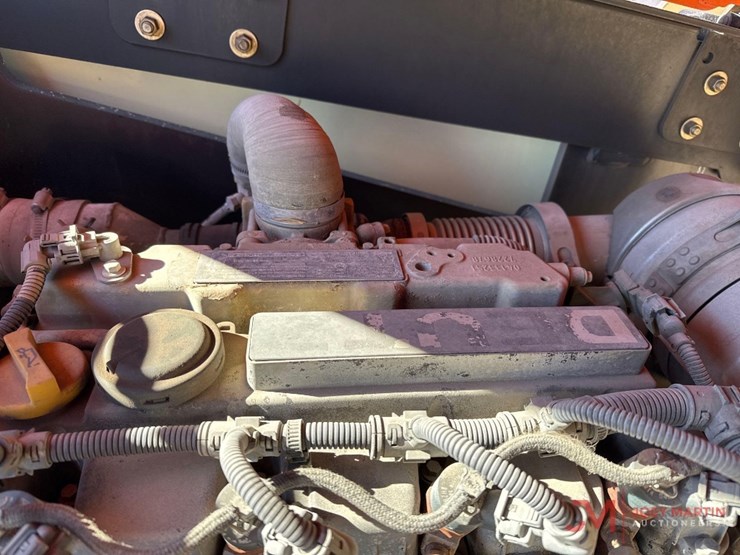 2015-jlg-600s-image-23