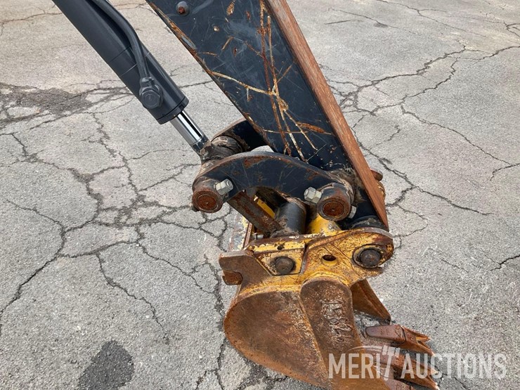 2019-deere-30g-image-10