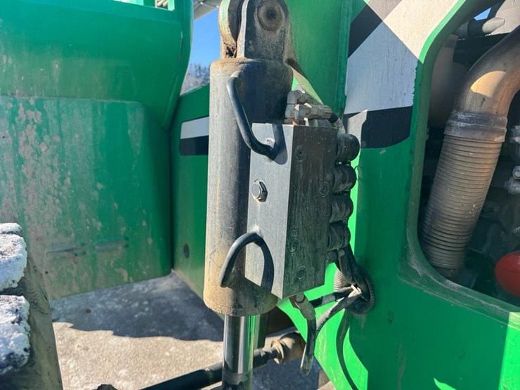 2013-sky-trak-6042-image-24