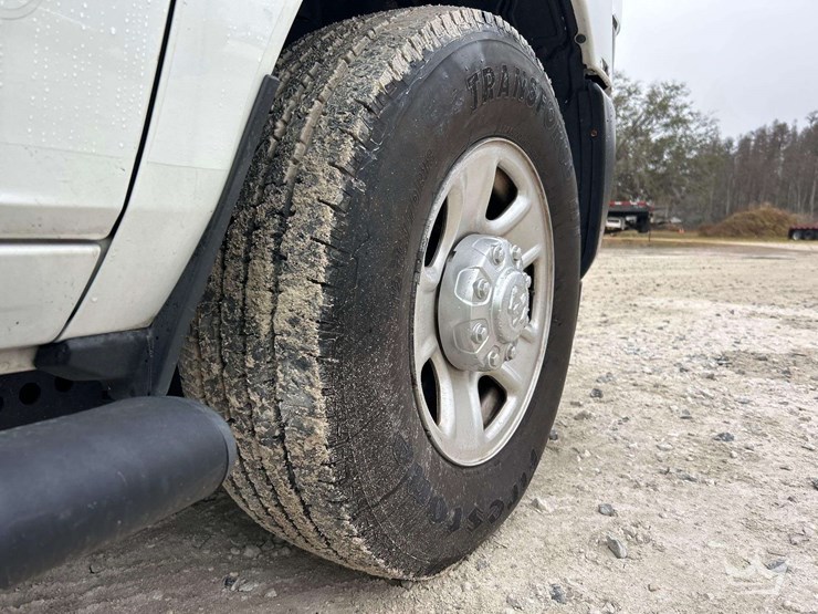 2020-dodge-3500-image-28