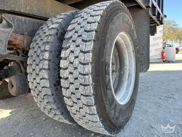 2013-international-durastar-4300-image-37