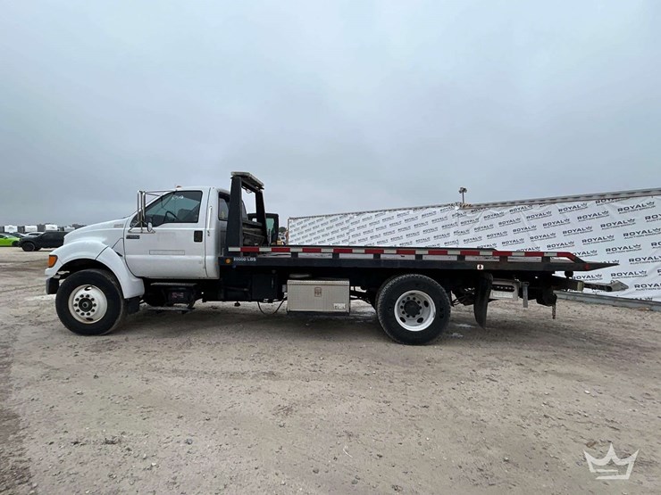 2001-ford-f650-image-38