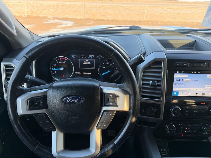 2017-ford-f250-lariat-image-10