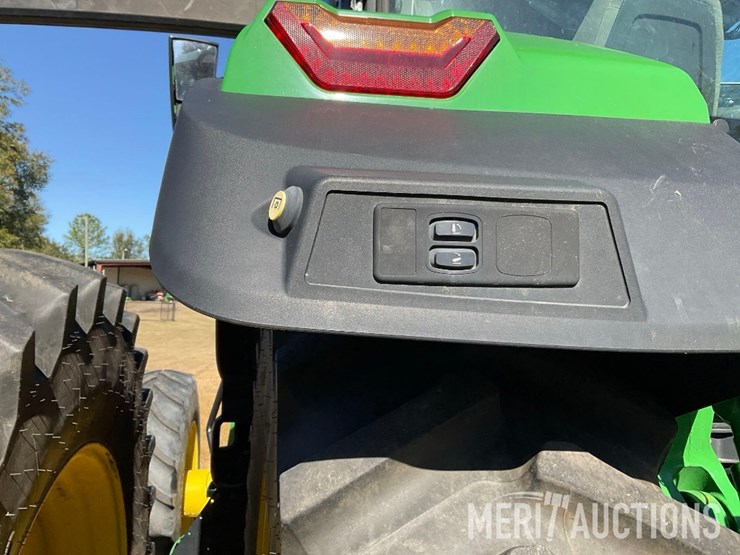 2023-john-deere-8r-370-image-24