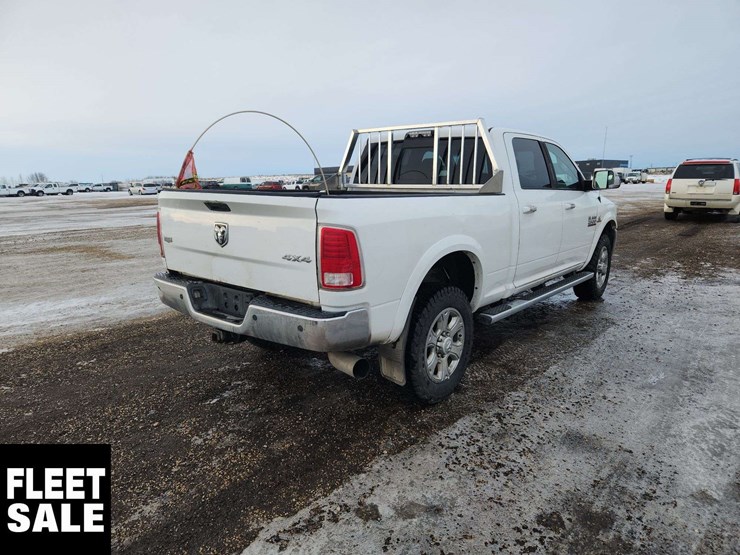 2014-ram-2500-laramie-image-4
