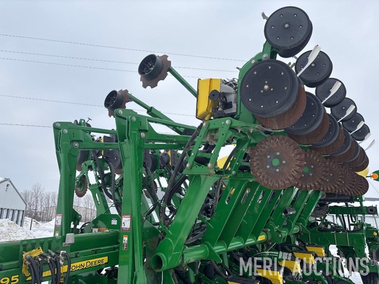 2020-john-deere-1795-image-11