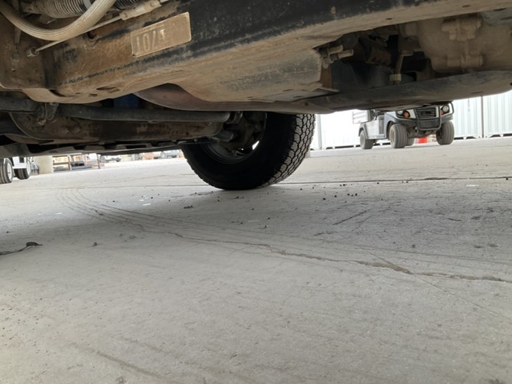 2014-chevrolet-silverado-1500-image-25