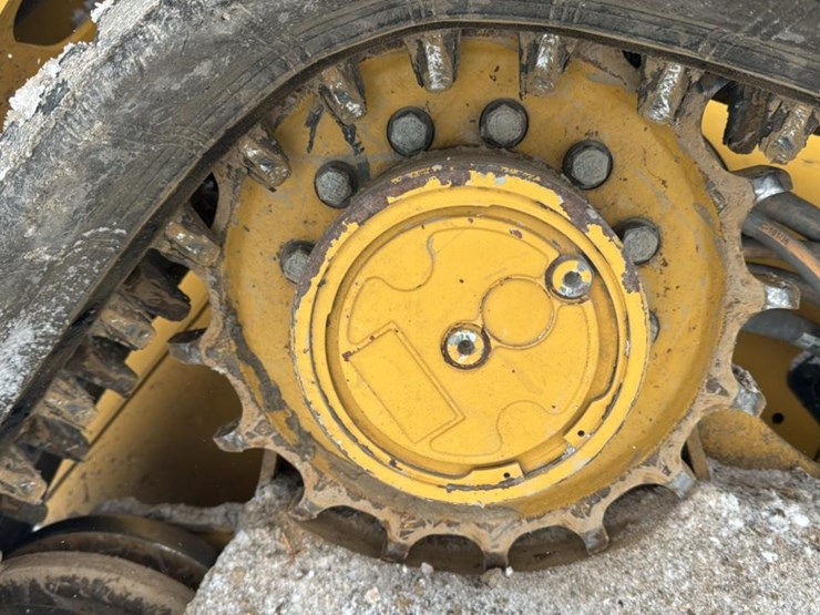 2023-caterpillar-299d3-xe-image-11