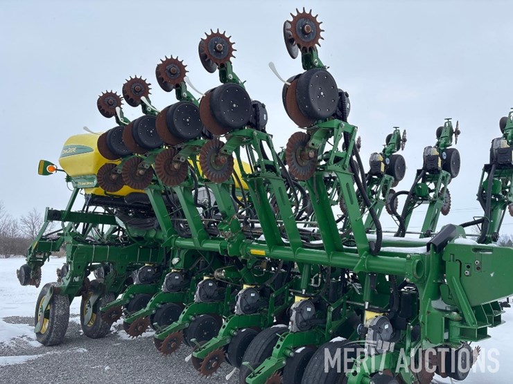 2013-john-deere-1790-image-8
