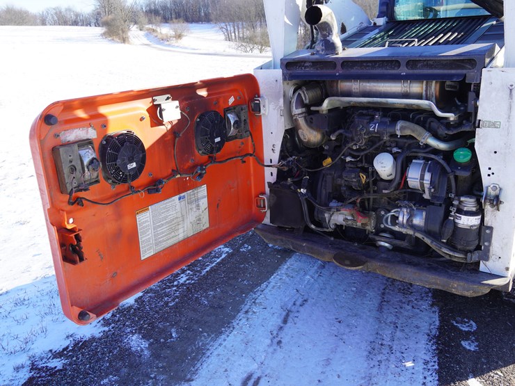 2019-bobcat-t770-image-39