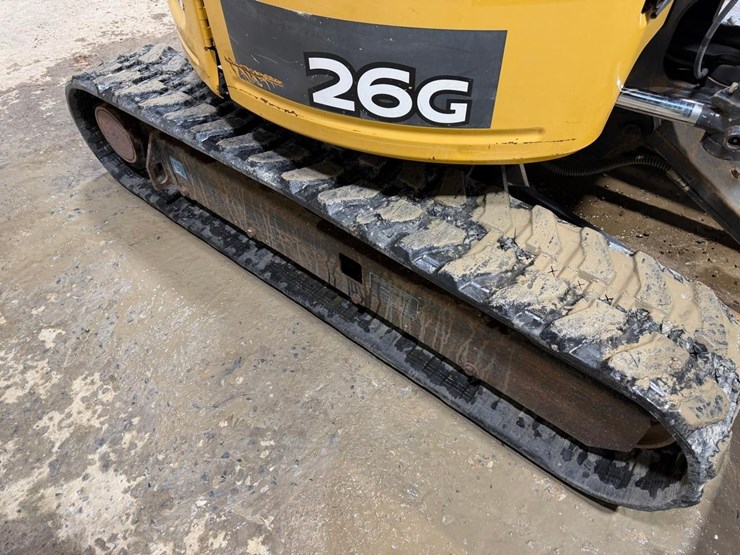 2016-deere-26g-image-16