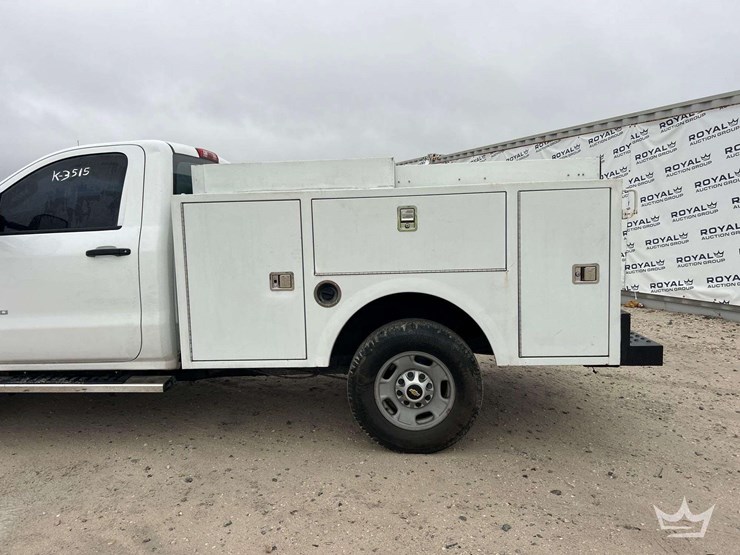 2015-chevrolet-silverado-2500hd-image-23