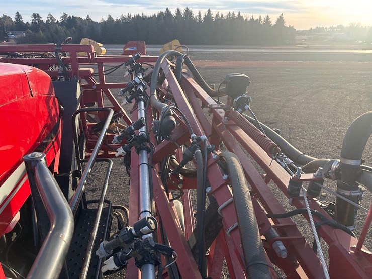 2013-case-ih-4430-patriot-sprayer-image-24