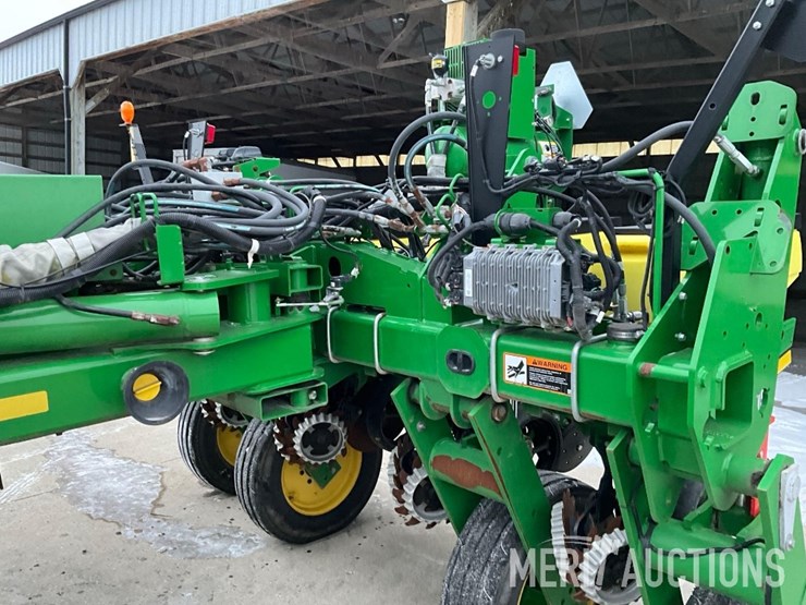 2021-john-deere-1775nt-image-16