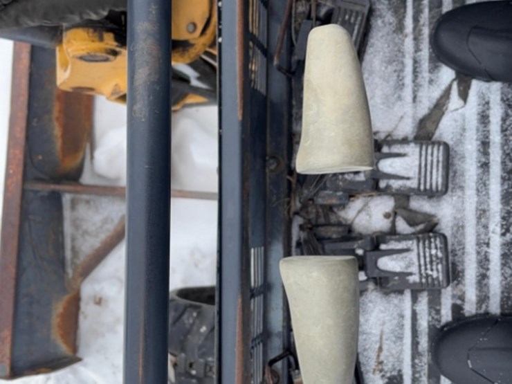 2006-deere-35d-image-27