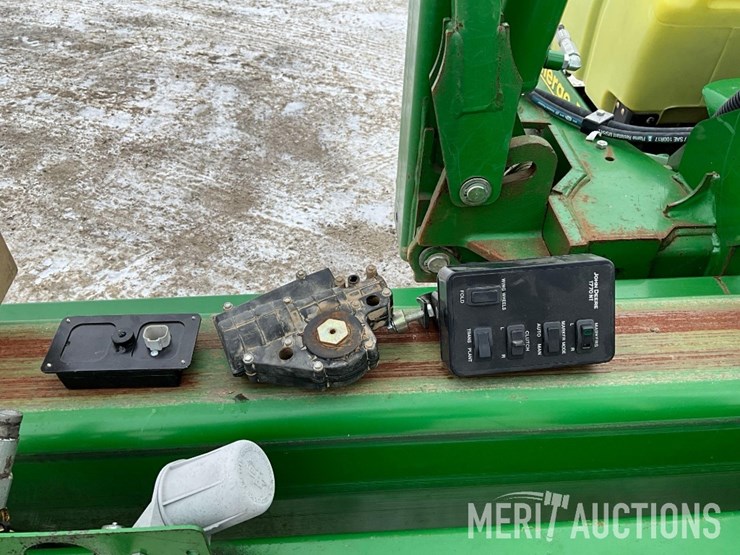 2013-john-deere-1770nt-image-31