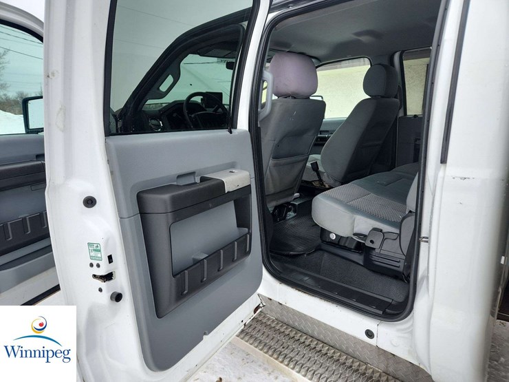 2013-ford-f550-image-24