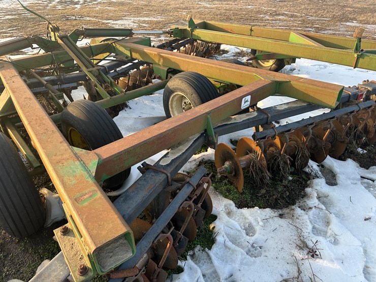 john-deere-630-image-29