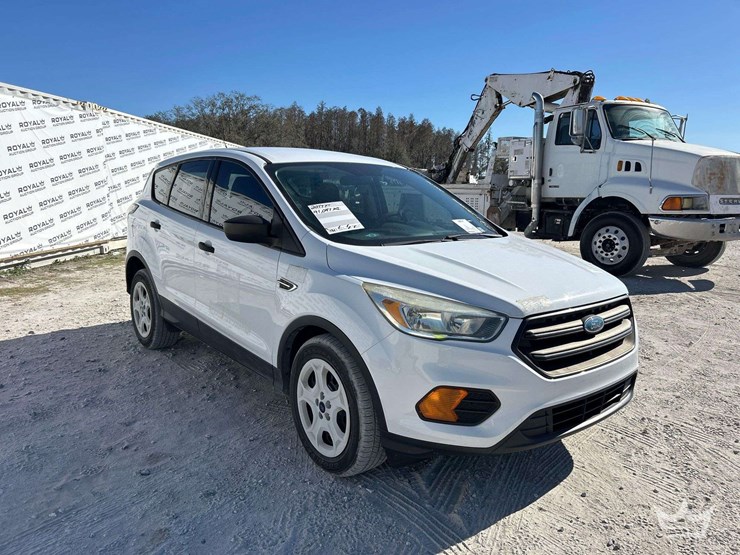 2017-ford-escape-image-2