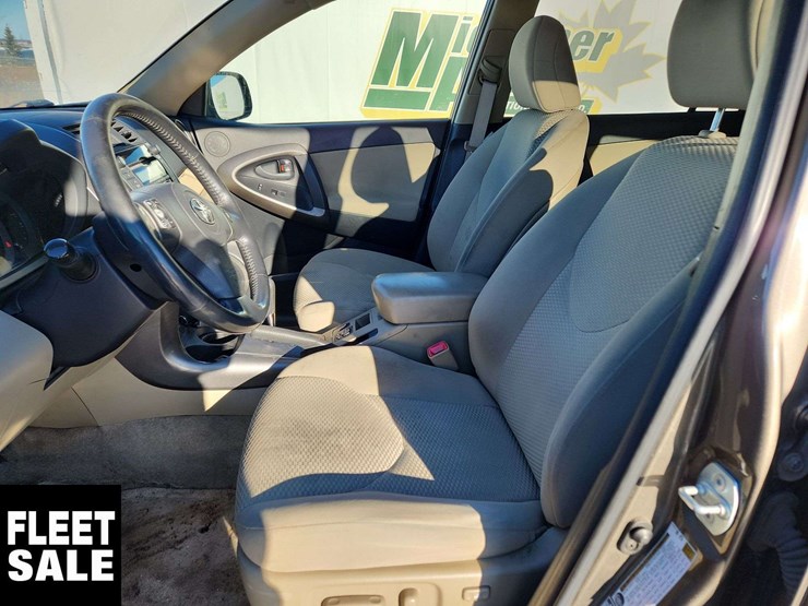 2009-toyota-rav4-image-17