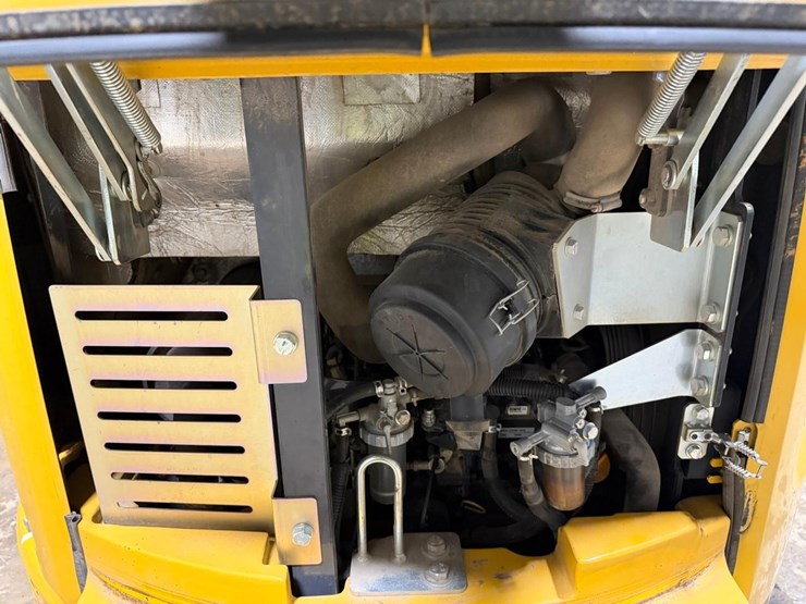 2020-deere-26g-image-18