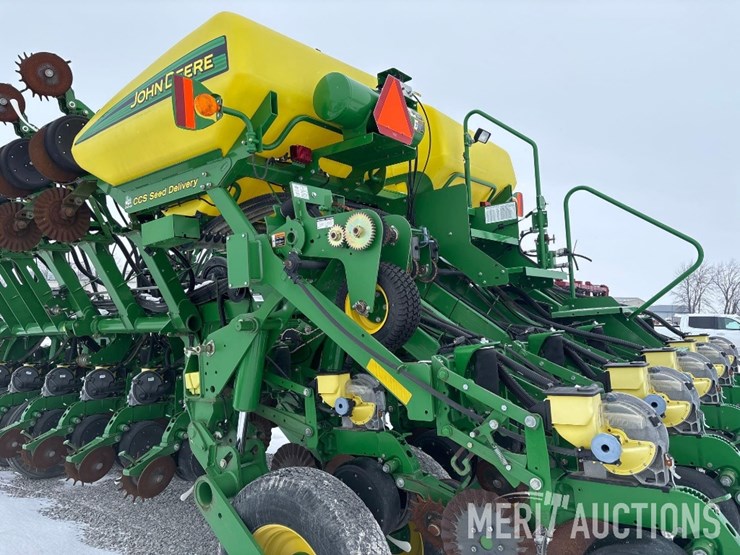 2013-john-deere-1790-image-22